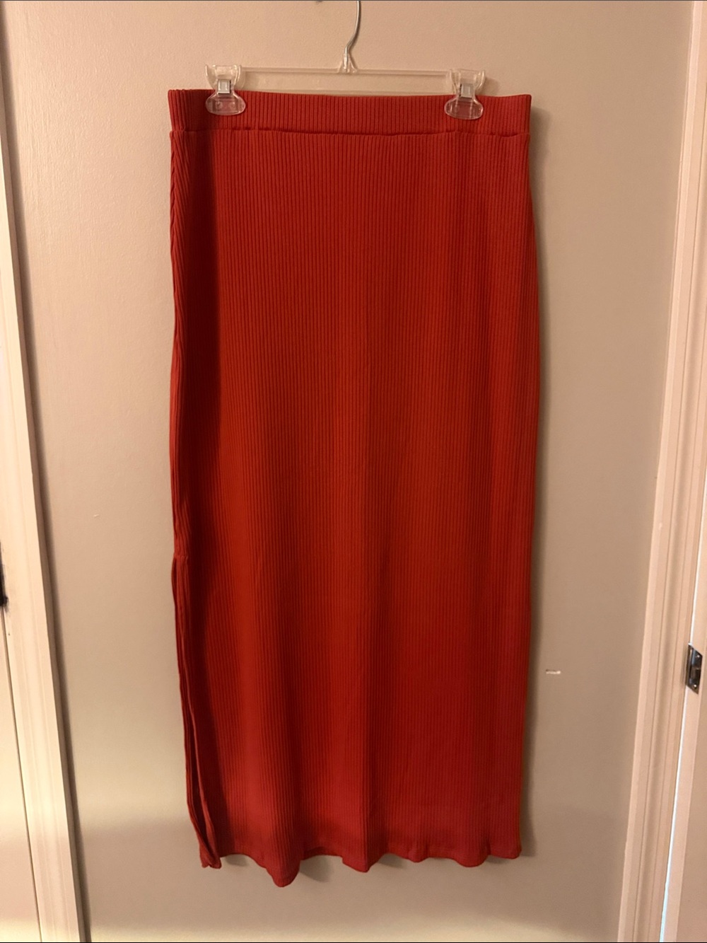 Old Navy Ribbed Maxi Skirt in Rust